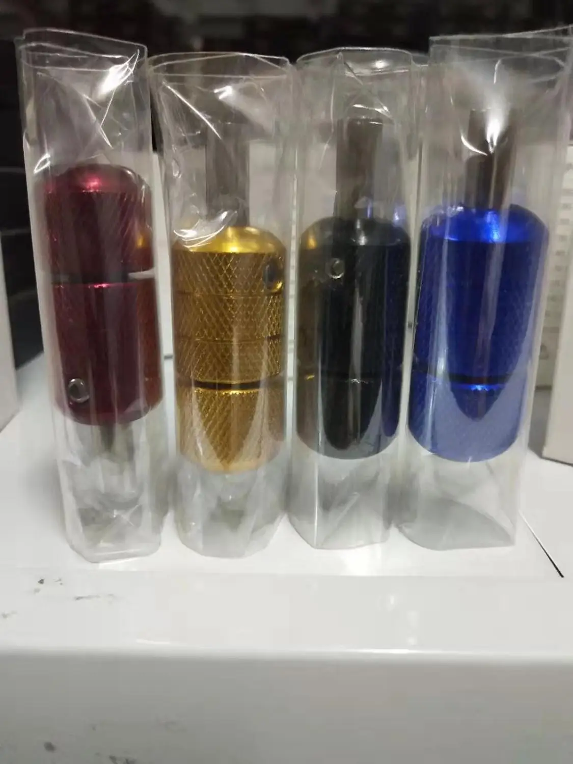 Tattoo Grips 4 шт. 22 мм машинка для нанесения татуировки рукоятка с задней стволовой 22 мм ручка татуировка наконечник трубы Комплект многоцветный - Цвет: Tattoo Grips