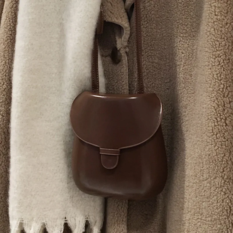 

Новинка 2021, нишевая дизайнерская женская сумка-седло, однотонная сумка через плечо с одной лямкой и губной помадой