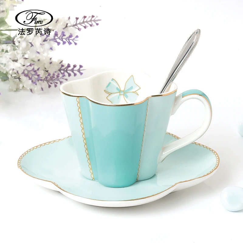 Персонализированная керамическая розовая кофейная чашка с ложкой рельефная