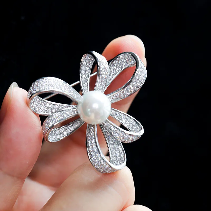 

Fashion Classic Bowknot Brooch Pin For Women Coat Suit Accessories High Quality Cubic Zirconia Bowknot Scarf Pins Jewellery