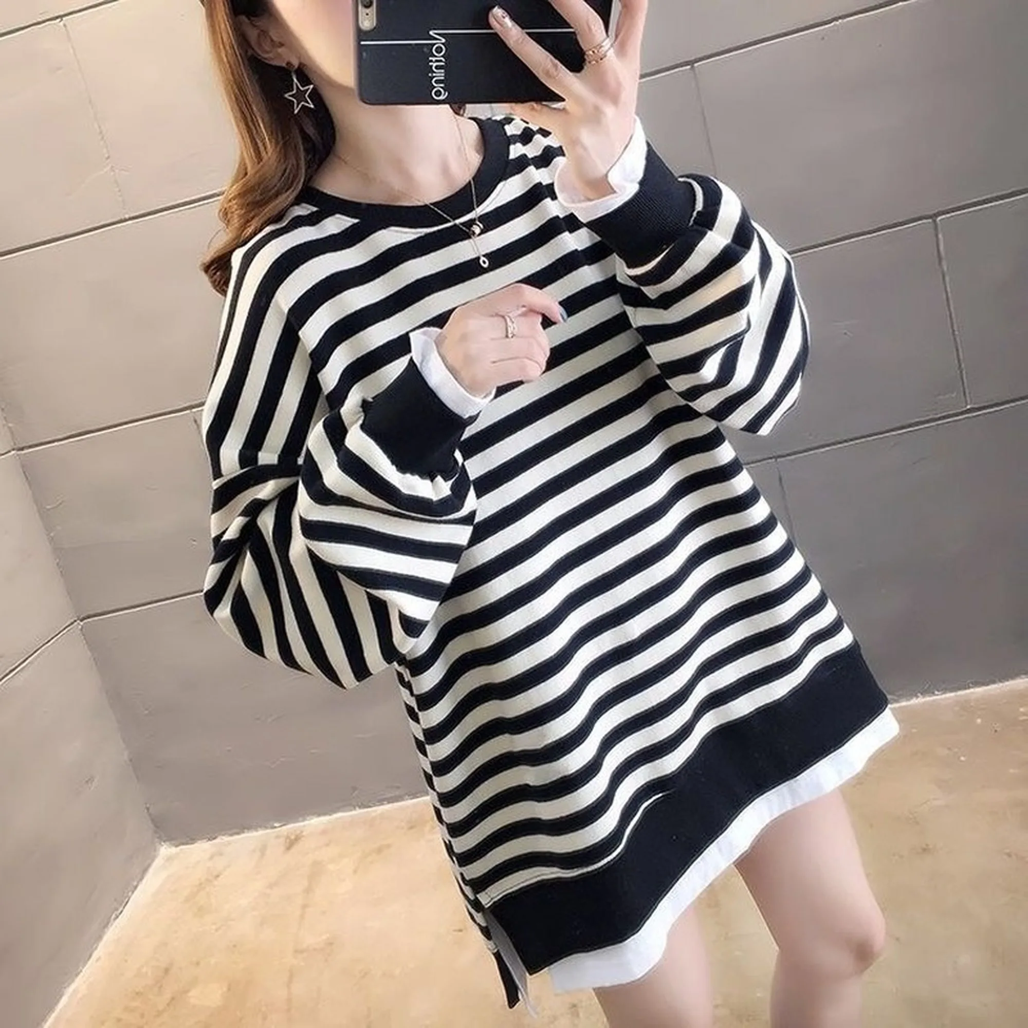 

ins autumn and winter fat mm fake two-piece striped student loose plus velvet thick long-sleeved Hoodies plus size top