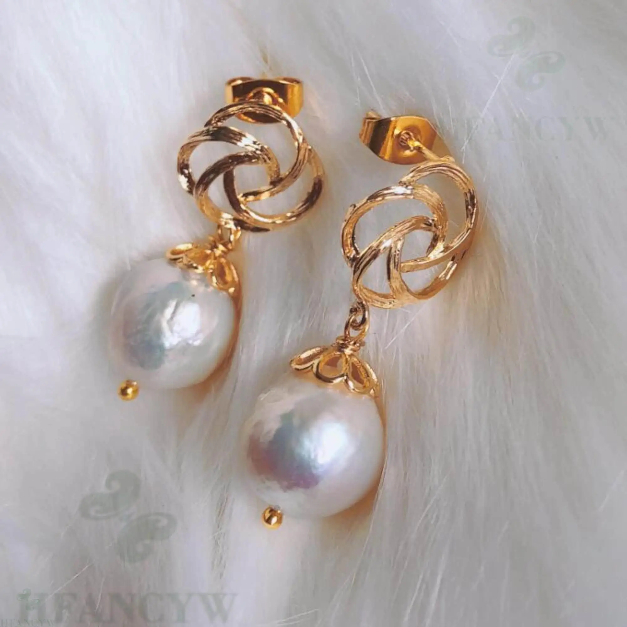 Белый барочный жемчуг серьги 18k полые стержня уха AAA натуральный кроличий мех для