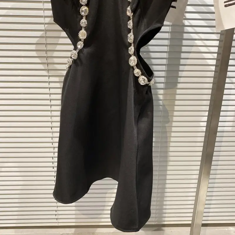 

2021 Summer New Large Particle Rhinestone Shawl Collar Midriff Outfit Hollow Slim Dress Ladies Fashion Sexy Solid Pullover Dress