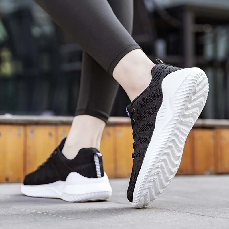 Легкие мягкие дышащие прогулочные туфли Женская сетчатая спортивная обувь для