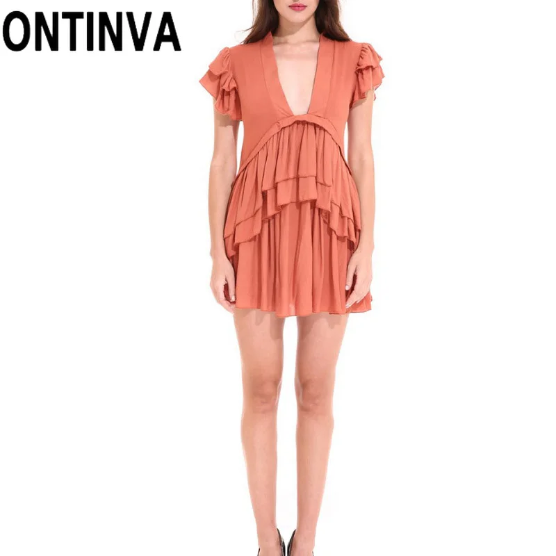 Льняное женское мини-платье с оборками глубоким V-образным вырезом повседневное