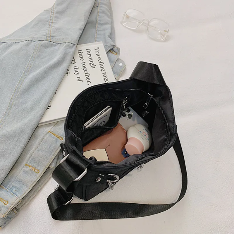 

Oxford Cloth Women's Sloping Bag Chain Small Bag Fashion crossbody Bag Nylon Waterproof Simple One-shoulder Bag