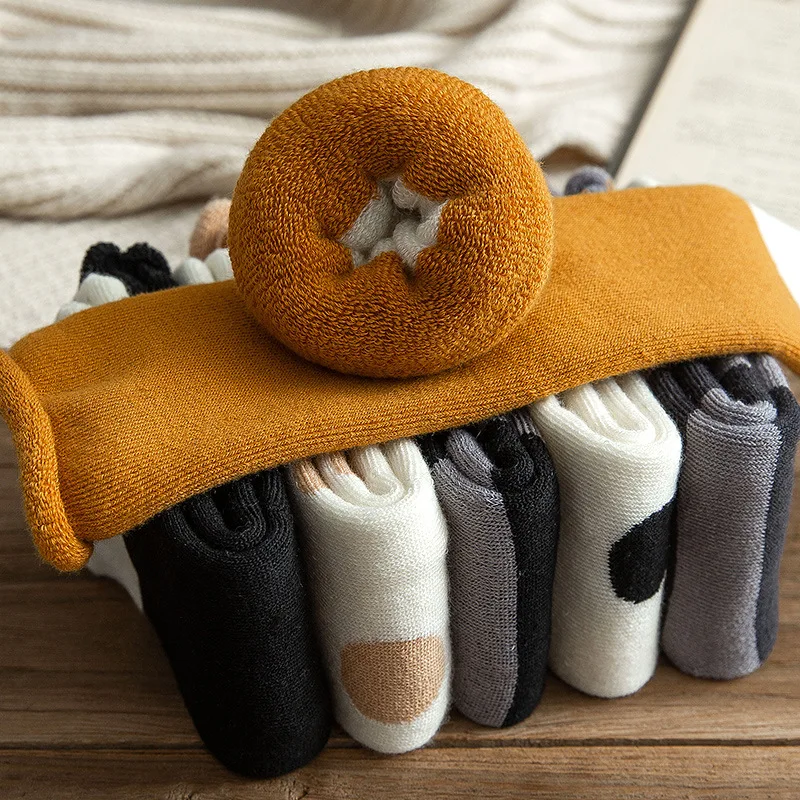 

Soft Women Socks Fashion Lovely Cat Claw Coral Stocking Novel Cute Animal Funny Socks Girls Thickening Cotton Middle Stockings