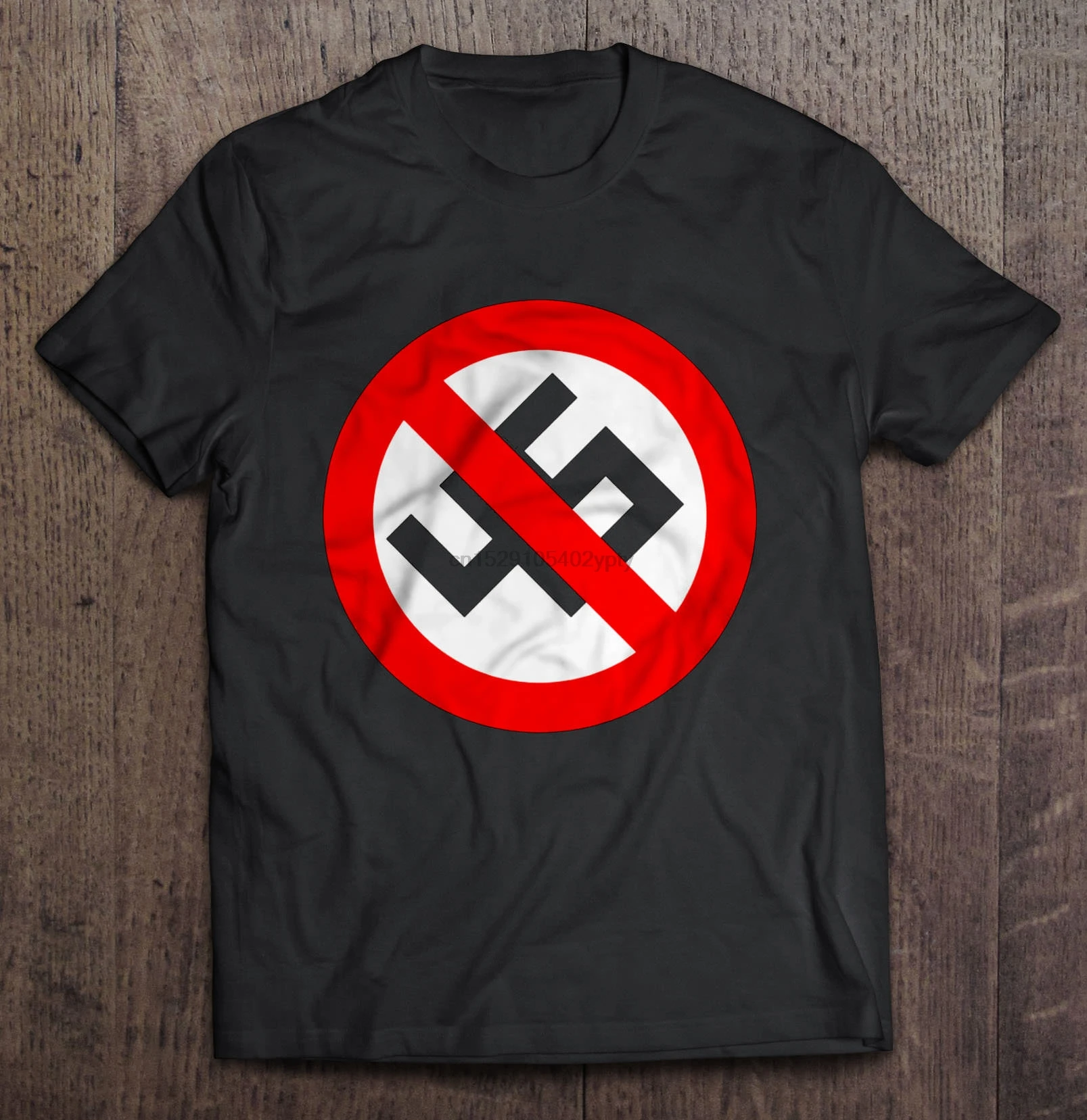 Мужская футболка встретит художника чей логотип против Трампа на свастике стал