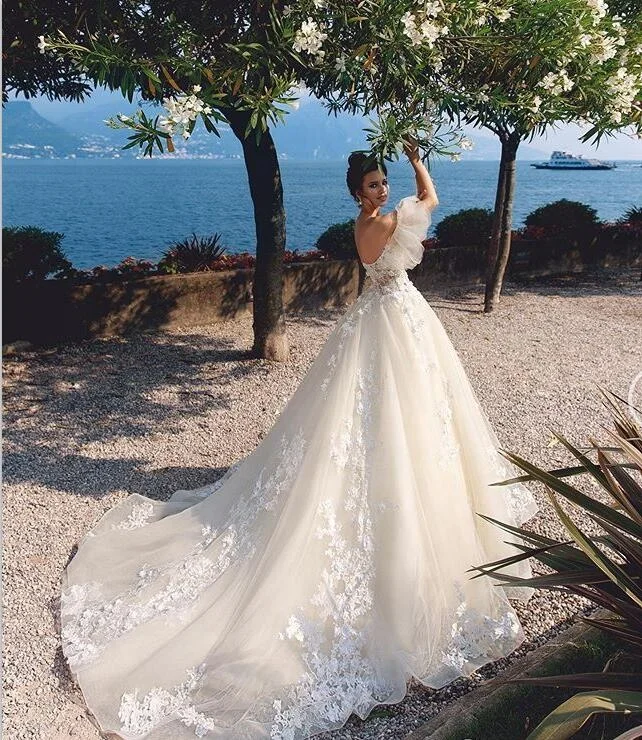 Платье принцессы свадебное платье с открытыми плечами бальное Милая Пышная юбка