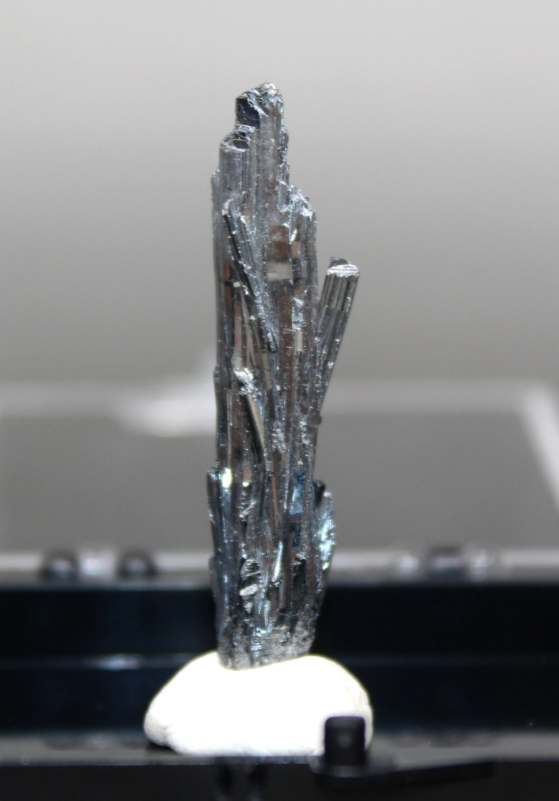 100% натуральные камни и кристаллы минералов очень редкий натуральный стибнит