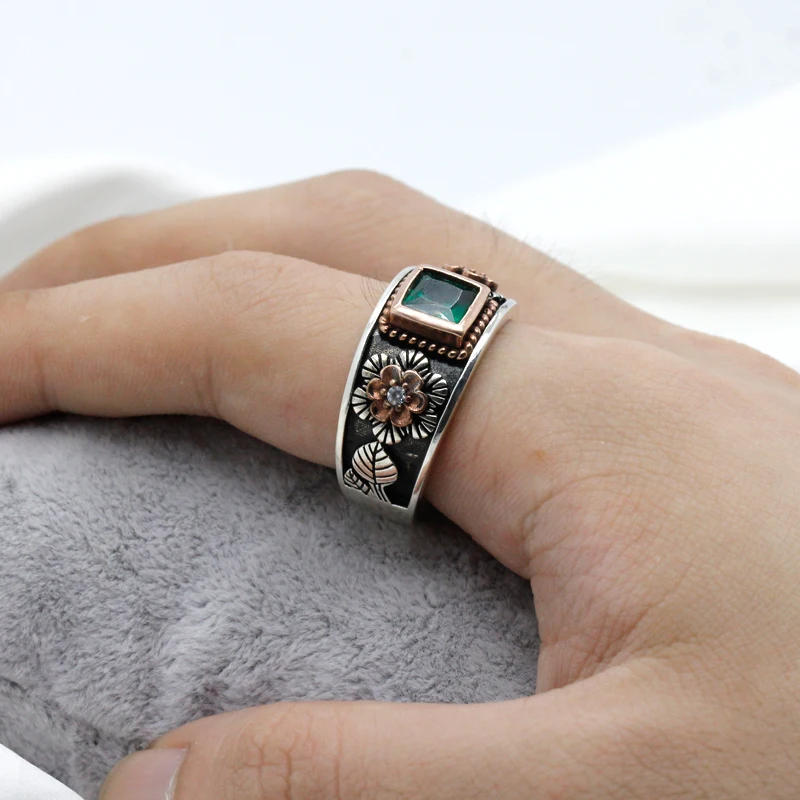 Мужское кольцо из серебра 925 пробы под розовое золото в стиле ретро с прозрачным