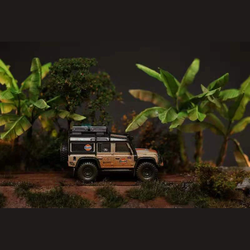Master 1/64 Model Car Land Rover Defender 110 GULF Muddy Version Alloy Die-cast Vehicle With Luggage | Игрушки и хобби