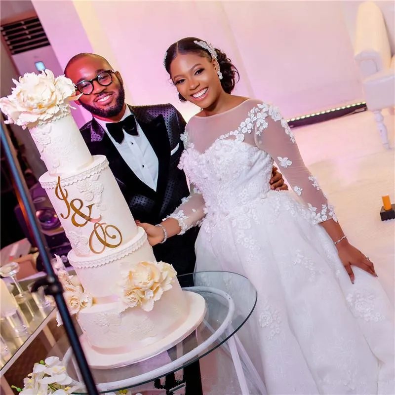 Очаровательные женские бальные платья свадебные со шлейфом в стиле часовни