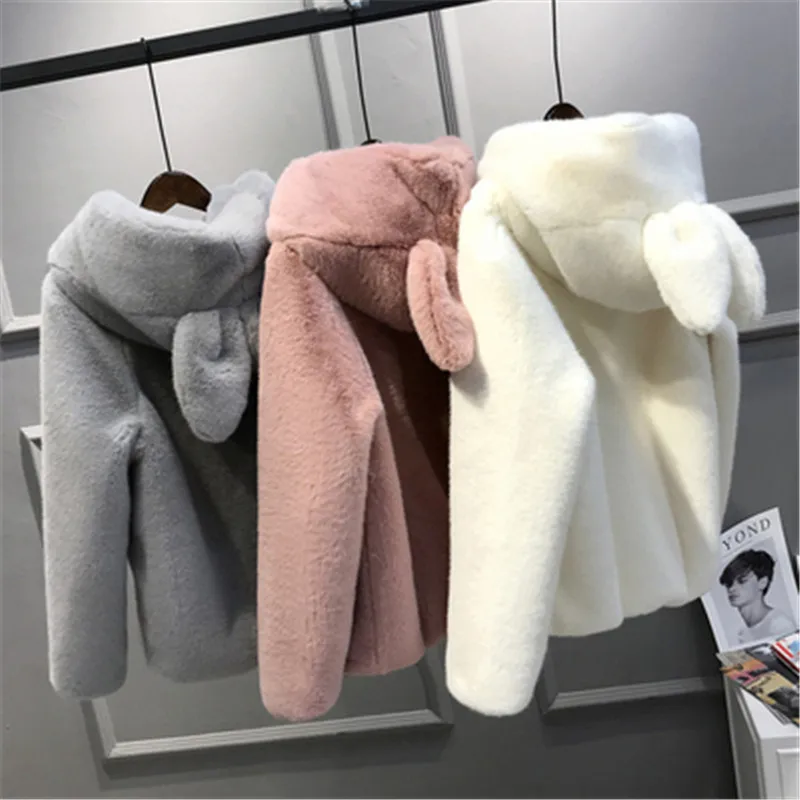 Милое Женское пальто из искусственного меха с заячьими ушками капюшоном