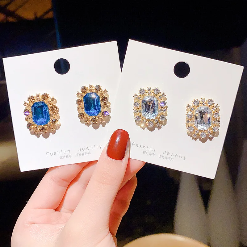 

2020 Newest Korean Earrings Ladies Jewelry Pearls Vintage Fashion Shiny Crystal Square Earrings For Women