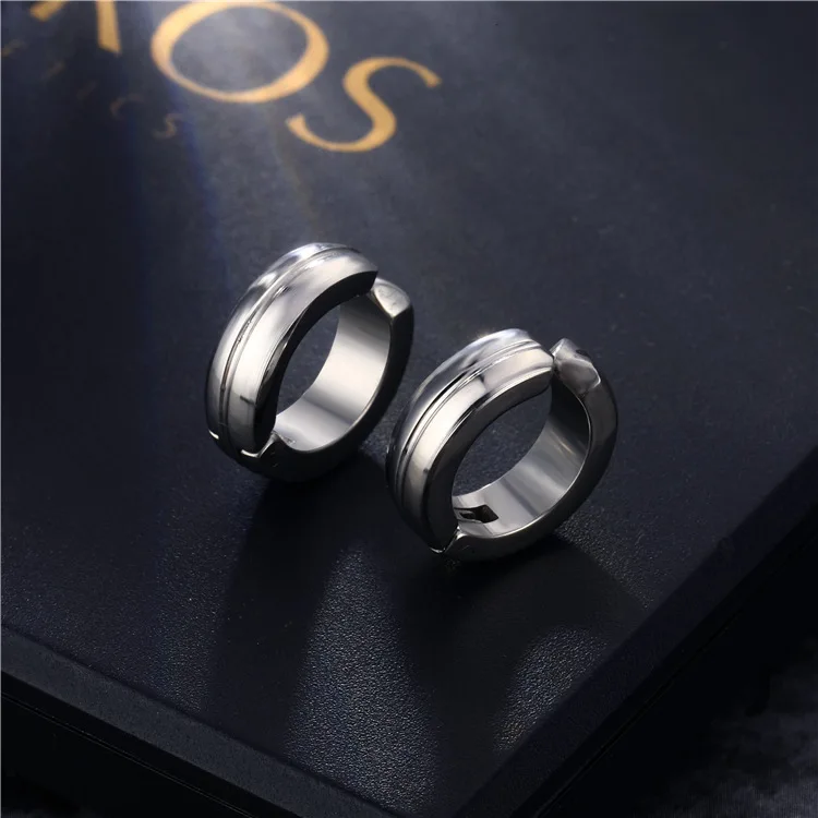 

Titanium Steel Men's Pierceless Ear Clip Punk Fashion Korean-Style Hot Selling Round Stainless Steel Earrings Jewelry Wholesale