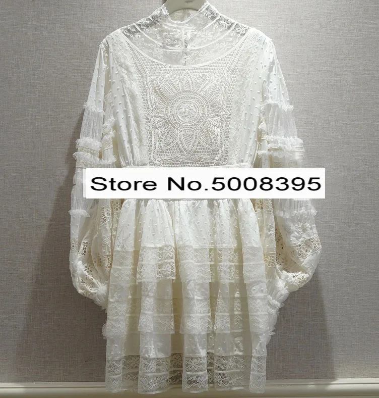 Женское кружевное мини платье белое черное с вышивкой и длинными