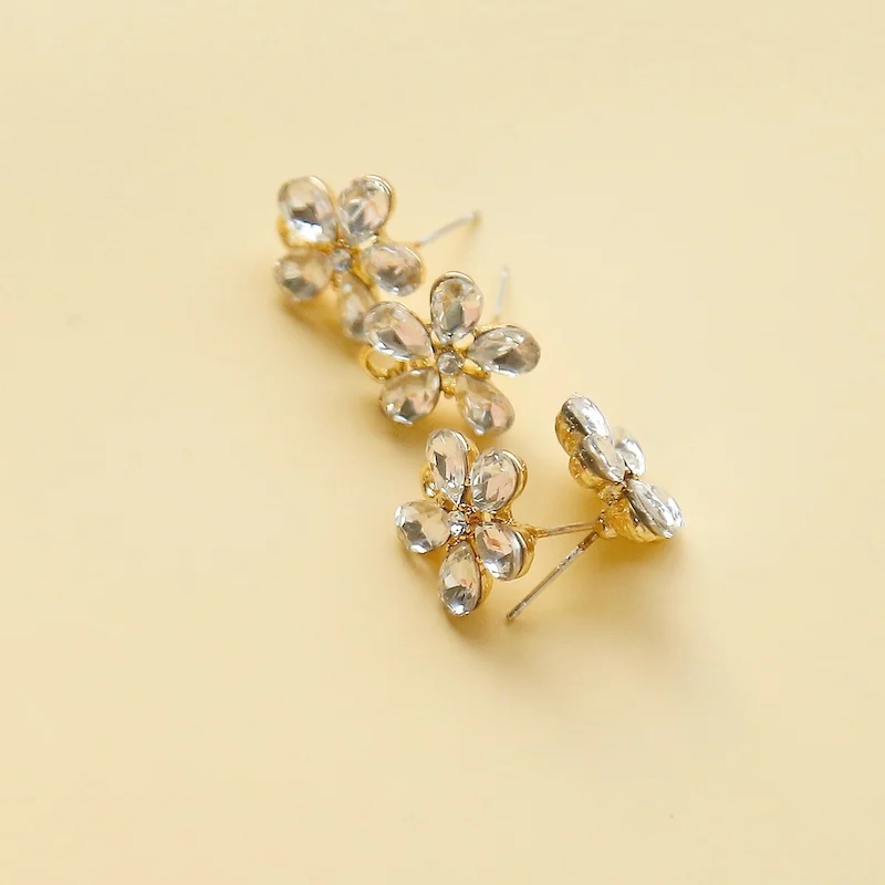 

Fat tuk-tuk love with flashy little floral strap pendant studs retro cute earrings DIY jewelry material accessories