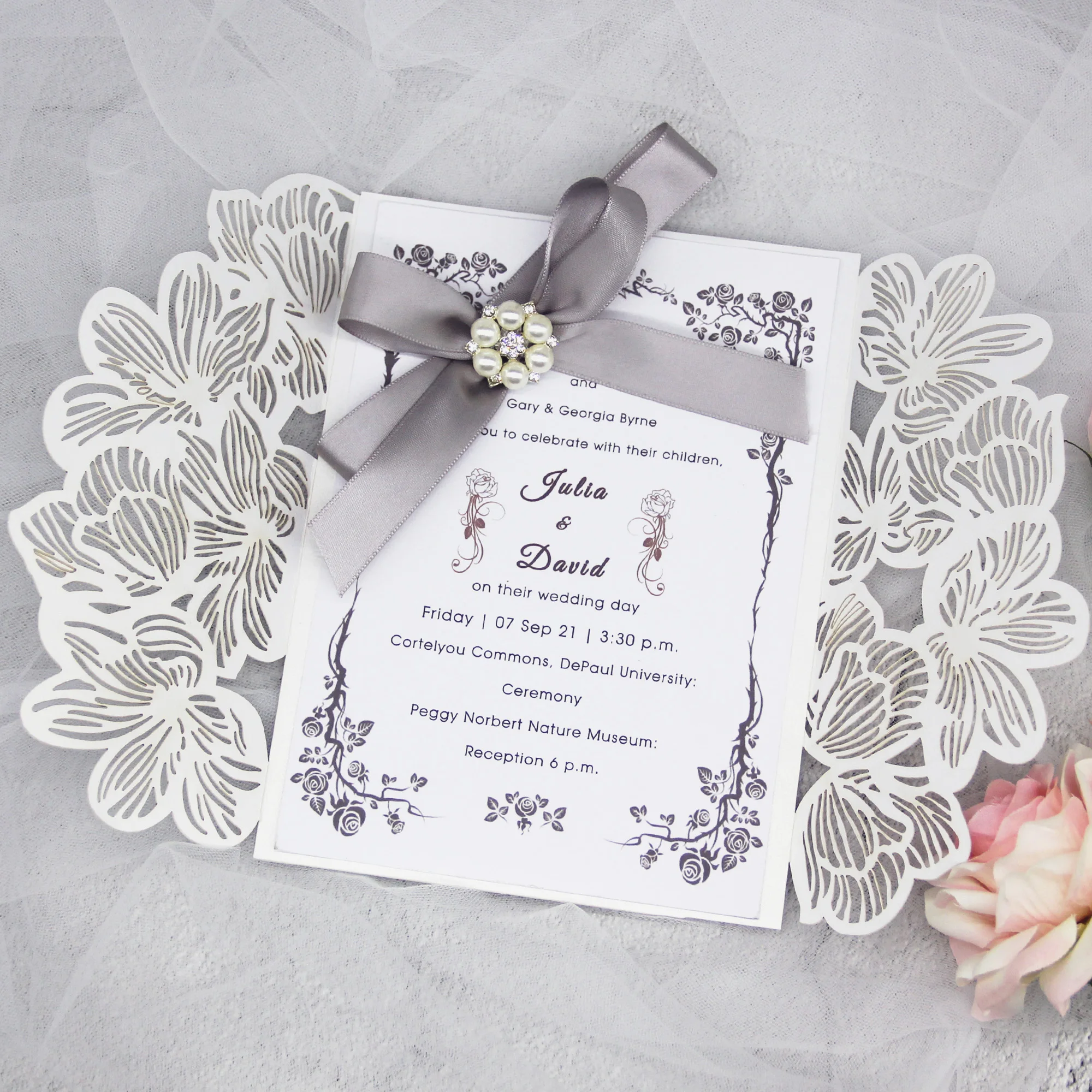 50 шт./лот элегантные свадебные пригласительные открытки с лазерной гравировкой