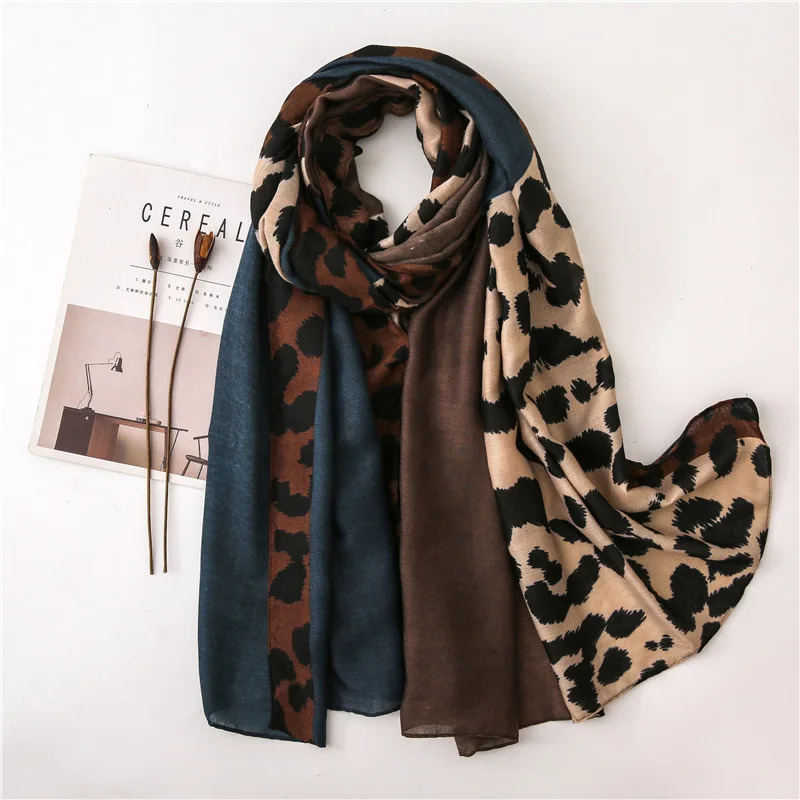 

2020 Luxury brand Fashion Lady cotton material scarf Autumn and winter New Leopard Print beach shawl women's Cotton silk scarves