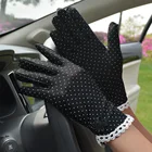 Женские летние хлопковые перчатки, кружевные лоскутные перчатки, Нескользящие солнцезащитные короткие тонкие перчатки для вождения, женские перчатки в горошек