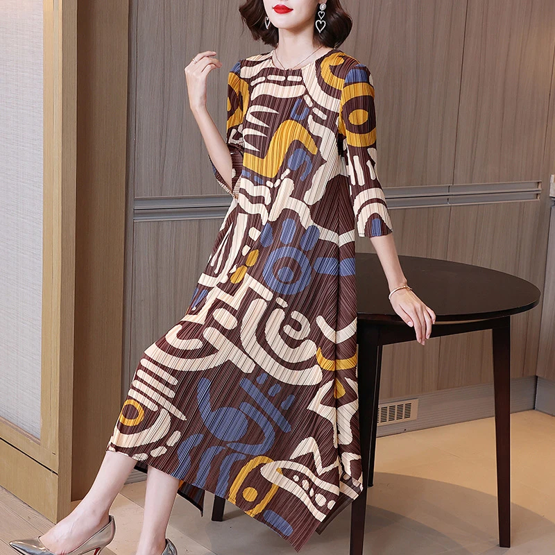 

2021 Autumn New Pleated Printing Dress Women Loose Three Quarter Sleeves Round Neck Dresses Female Fashion 2W805