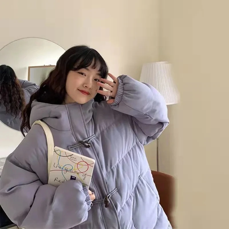 Парка женская однотонная с капюшоном и гусеницами на зиму 2021 | Женская одежда