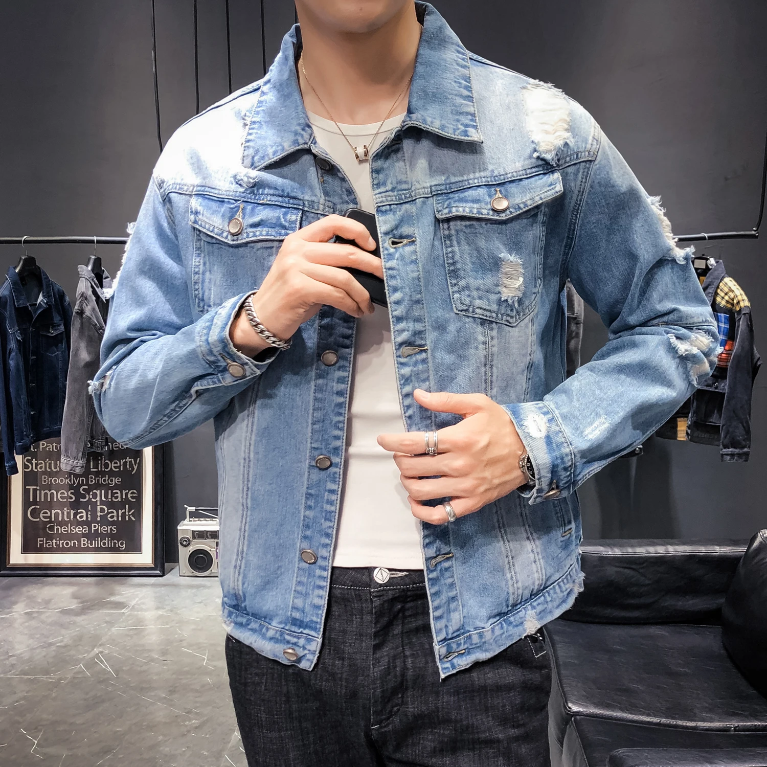 

2019 autumn new men's hole denim jacket men trend Korean version of slim jeans