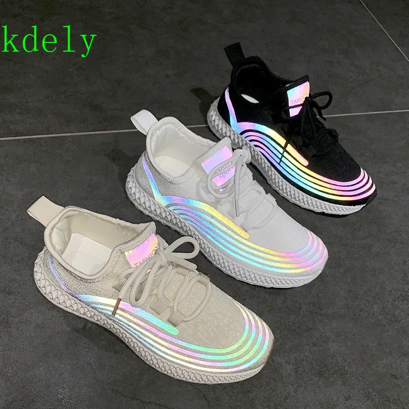 Женские кроссовки на платформе Осенние Дизайнерские массивной светоотражающие