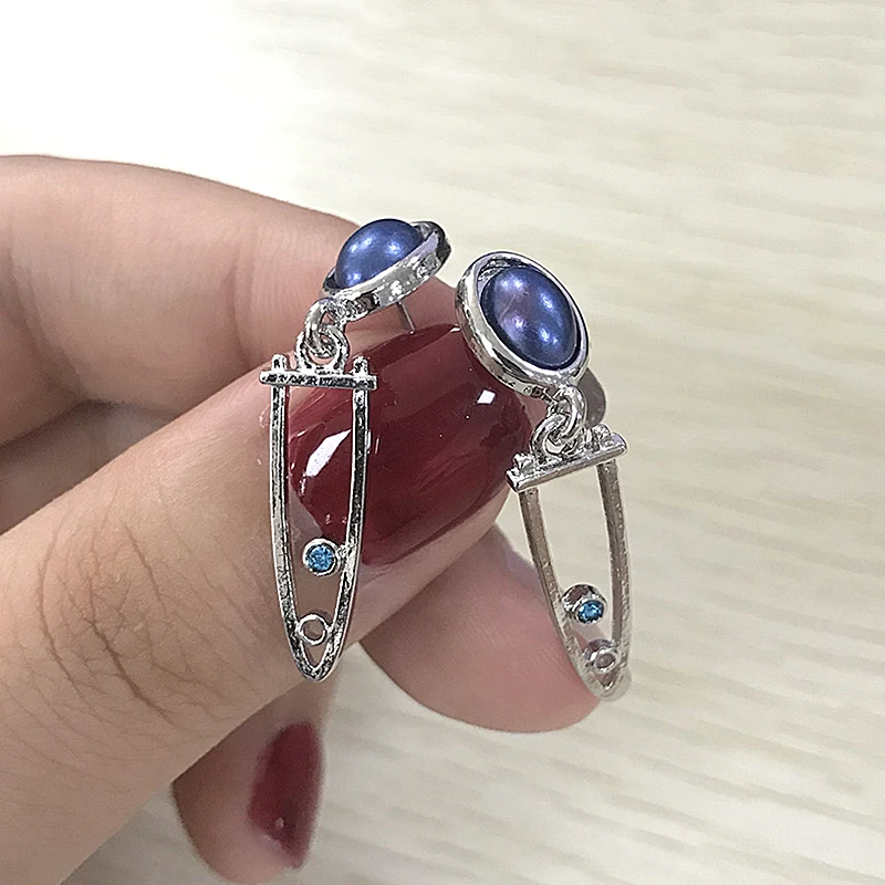 

Vintage Metal Green Stone Inlay Stud Earring Fashion Jewelry 2020 Skeleton Blue Resin New Earrings For Women Jewelry Indian D238