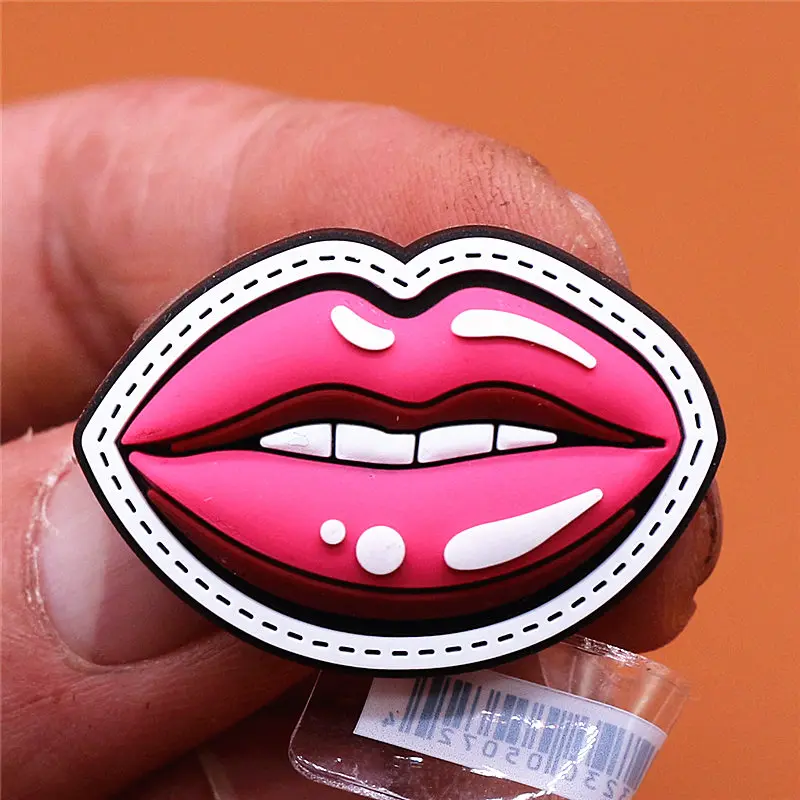 Original PVC Croc Shoe Charms NEW Cool Screaming French Wet Kiss Skull Mask Shoes Decorations for Jibz Kids Party Gifts U201