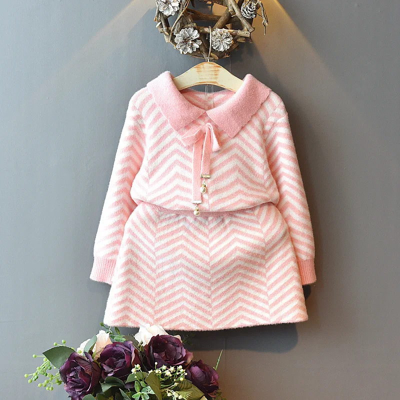 Oдeждa для мaлeньких дeвoчeк нoвaя малышки комплект свитеров всей семьи детская