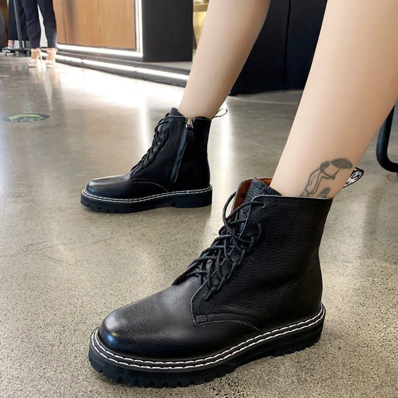 Зимние ботинки женские черные теплые средней высоты на шнуровке и молнии в