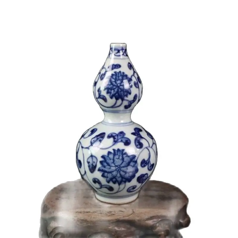 

Chinese Old Porcelain Blue And White Vase With Lotus Pattern