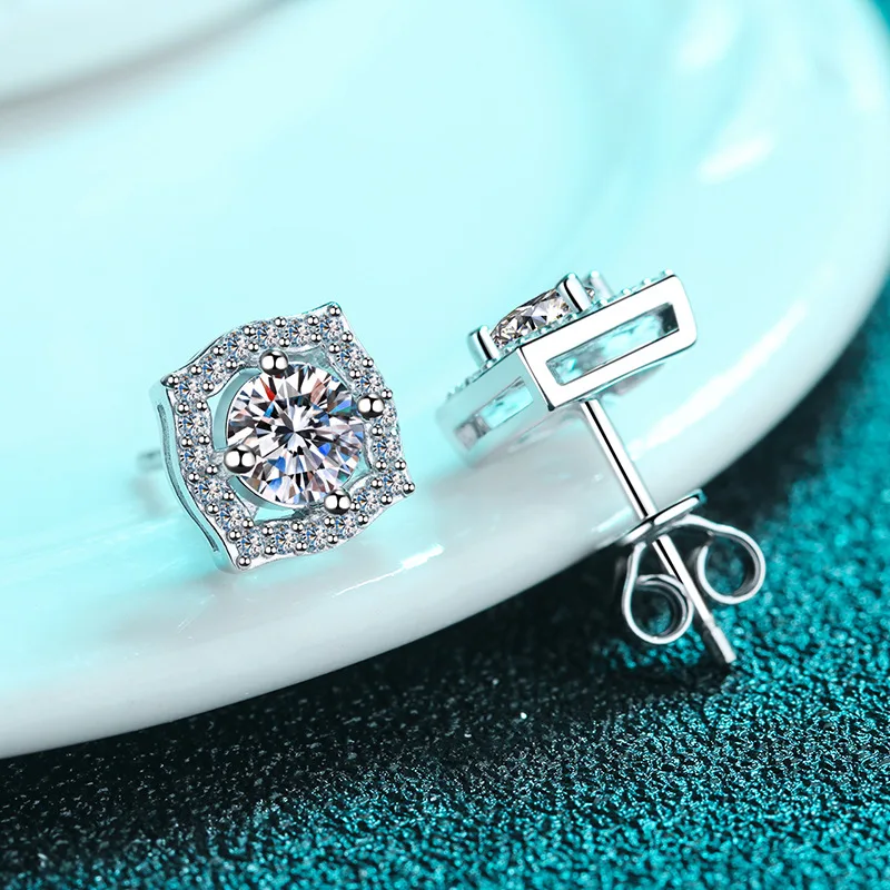 

Серьги-гвоздики женские из серебра 100% пробы 925 карата с муассанитом