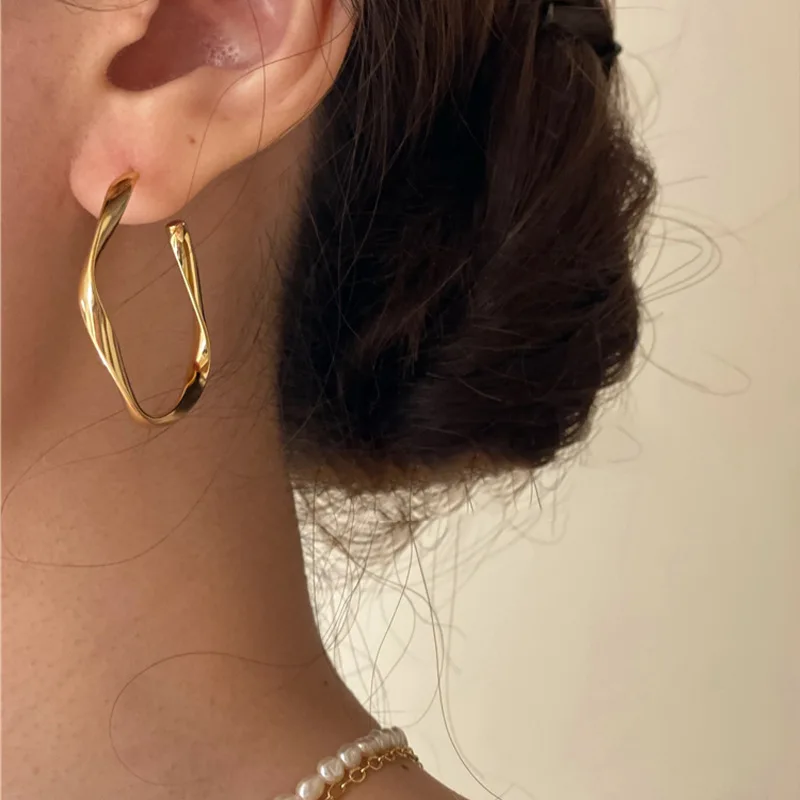 

Prevent Allergy 925 Sterling Silver Stud Earrings for Women Vintage Elegant Gold Plated Twisted C Shape Bride Jewelry