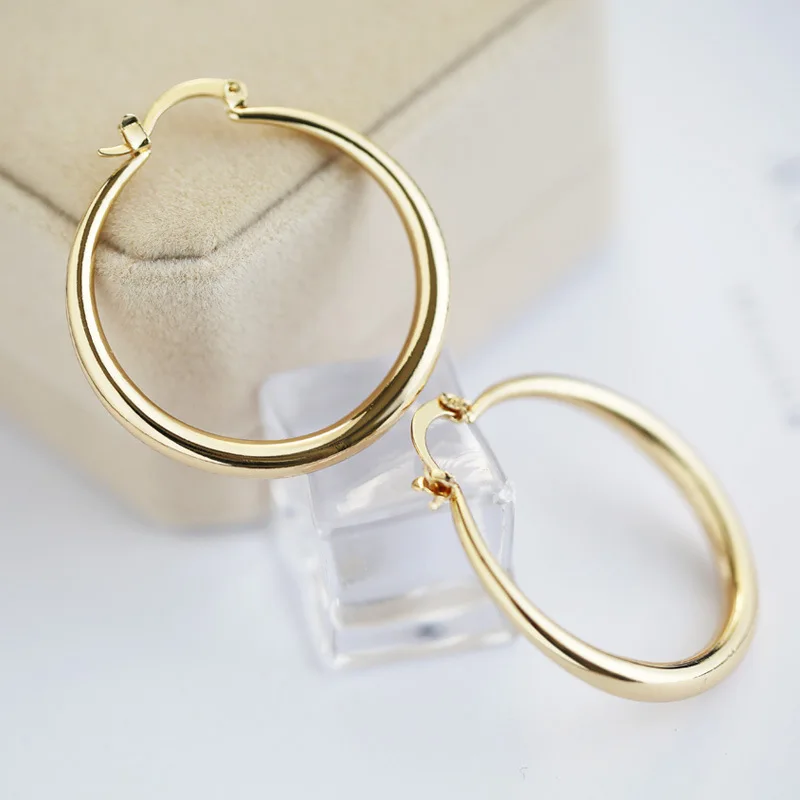 

Fashion Top Big Loop Hoop Earrings For Women Two Color Available Simple Stylish Women Jewelry Earrings Dropshipping
