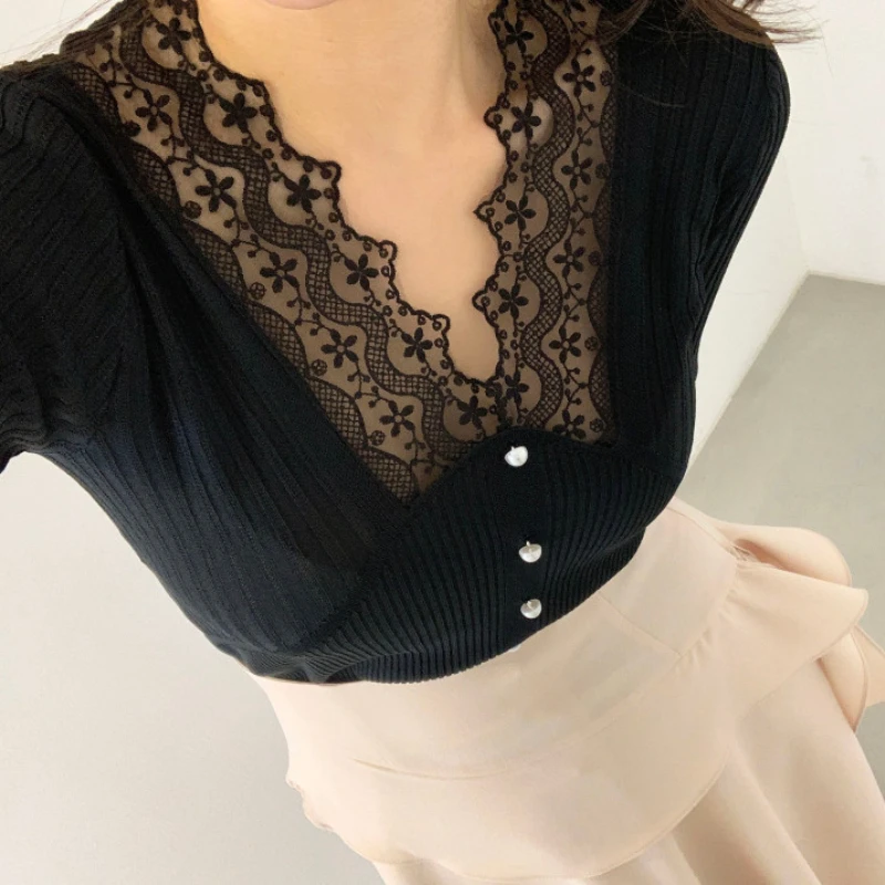 

KUSAHIKI 2021 Spring Summer New Short Sleeve Knitwear Lace Patchwork V-neck Women Knitted Tops Korean Slim Basic Jumper 6G651