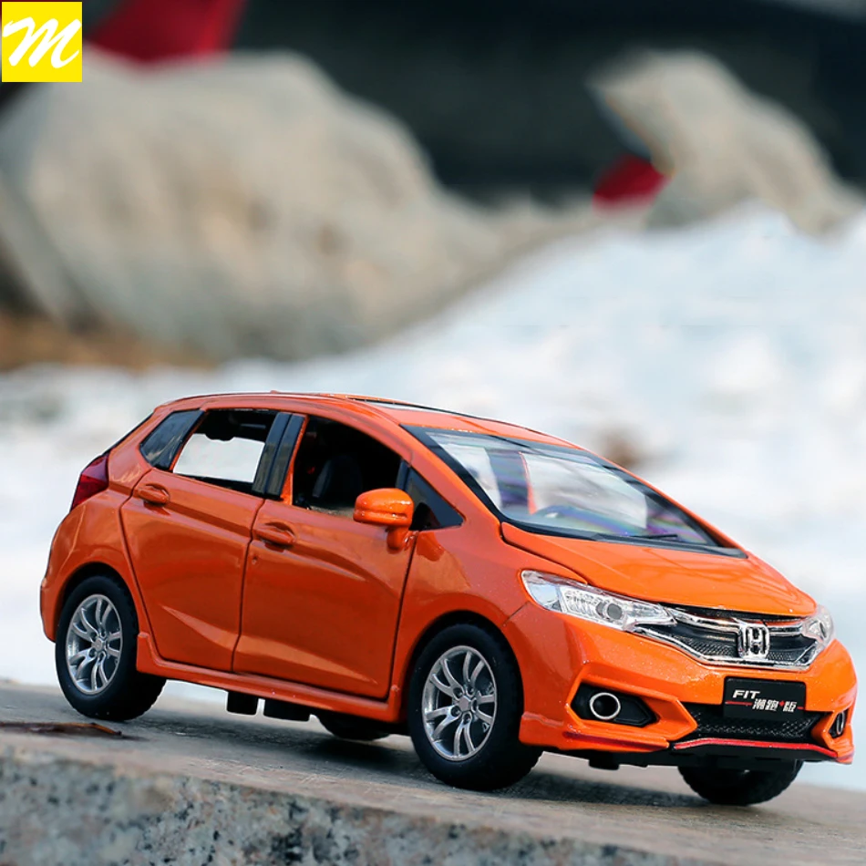 

1:32 Honda Fit спортивный автомобиль, модель автомобиля из сплава металла, инерционная качель, автомобиль, вокальная модель, коллекционная игрушк...