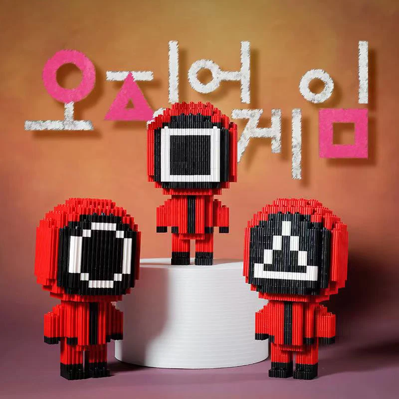 

Squid Game Surrounding Miniature Small Building Block Splicing Toy Figure Gift Collection 700+ Particles Triangle