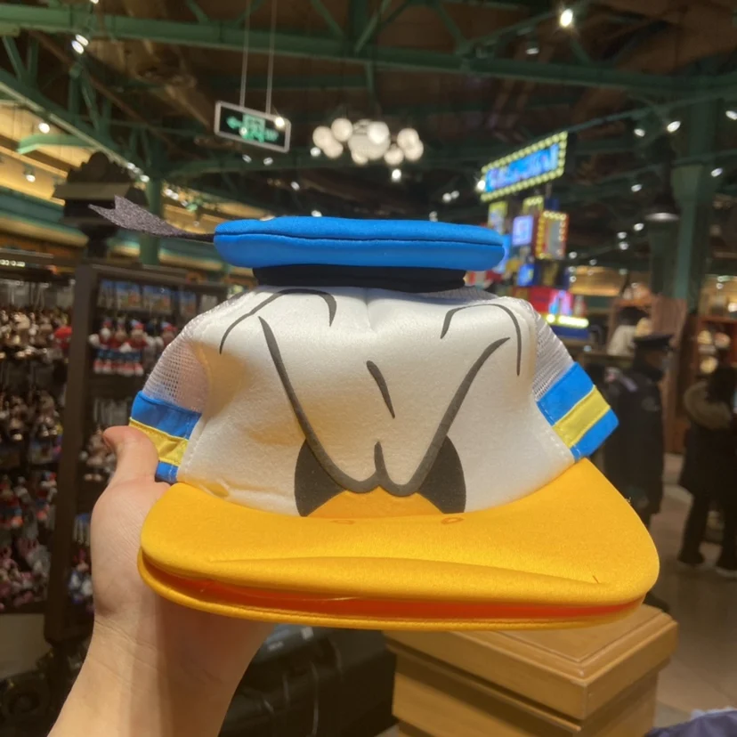 

Плюшевая шапка «Дональд Дак»