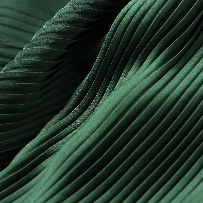 Женский шелковый шарф со стразами однотонный 55*55 см с атласным узором