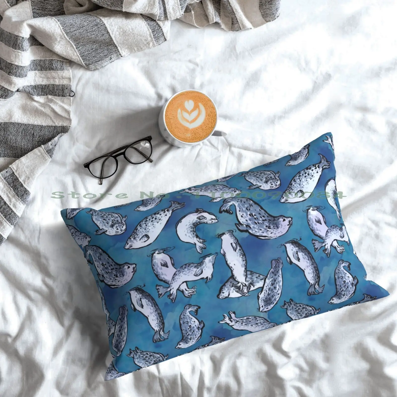 Подушка с рисунком в виде гавани размеры 20x30 50*75