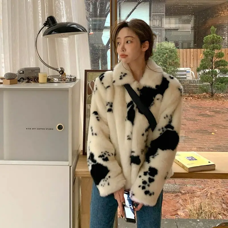 Женская зимняя одежда короткая кремовая белая Молодежная Повседневная шуба из