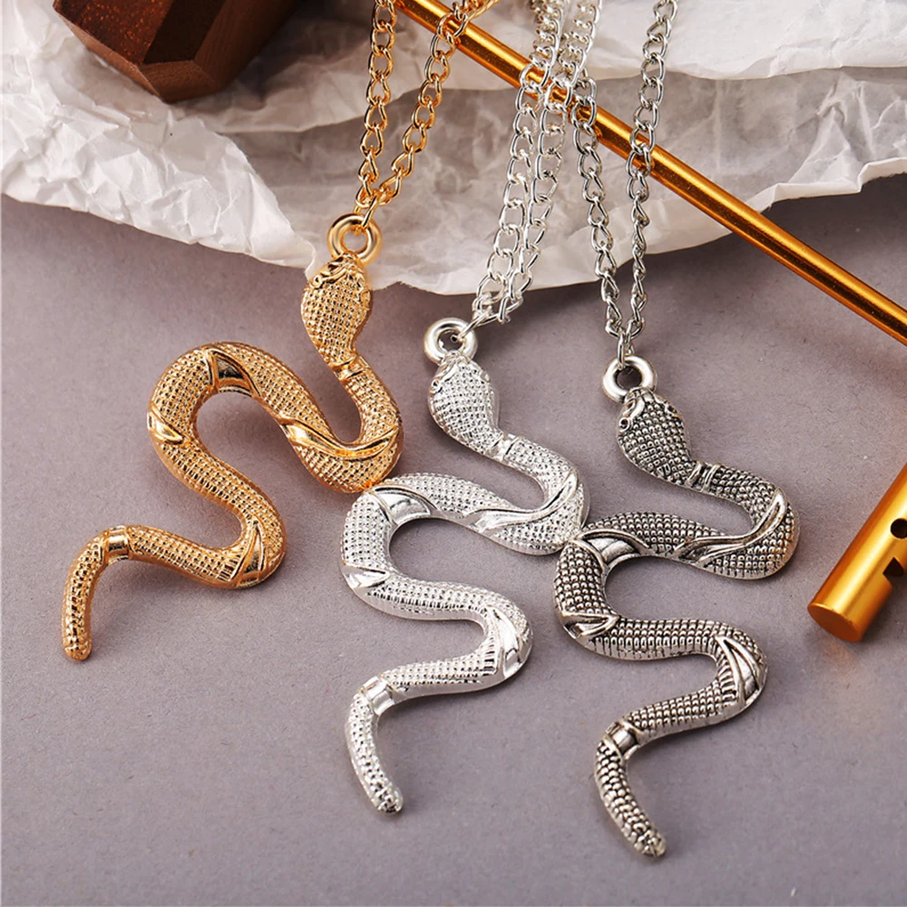 

Simple Snake Necklace for Women Man Punk Snake Pendant Necklaces Minimalist Alloy Jewelry Gift Shiny Chain Gold Necklace