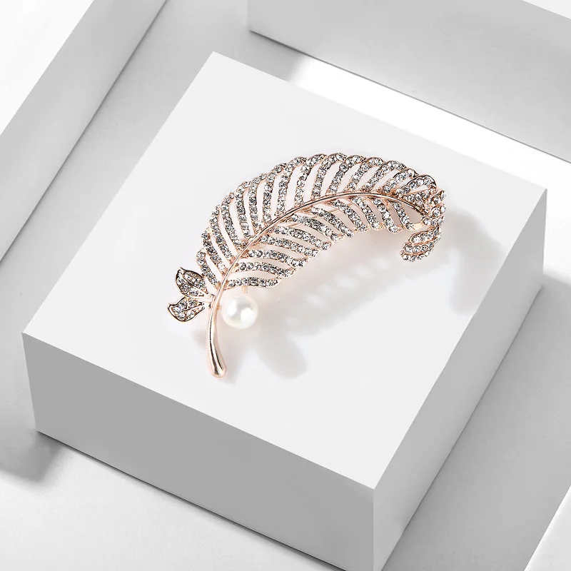 Фантазийные Изысканные жемчужные броши в форме пера для свитер женщин