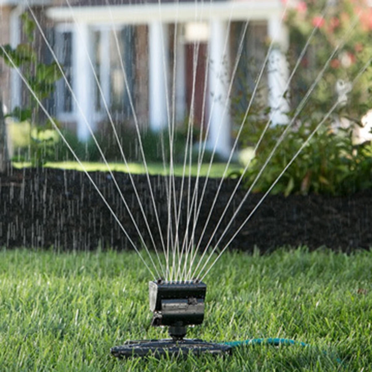 

16 Holes Water Spray Nozzle Garden Sprinkler Sprayer Automatic Swing Spray Nozzle Garden Lawn Irrigation Watering Tool