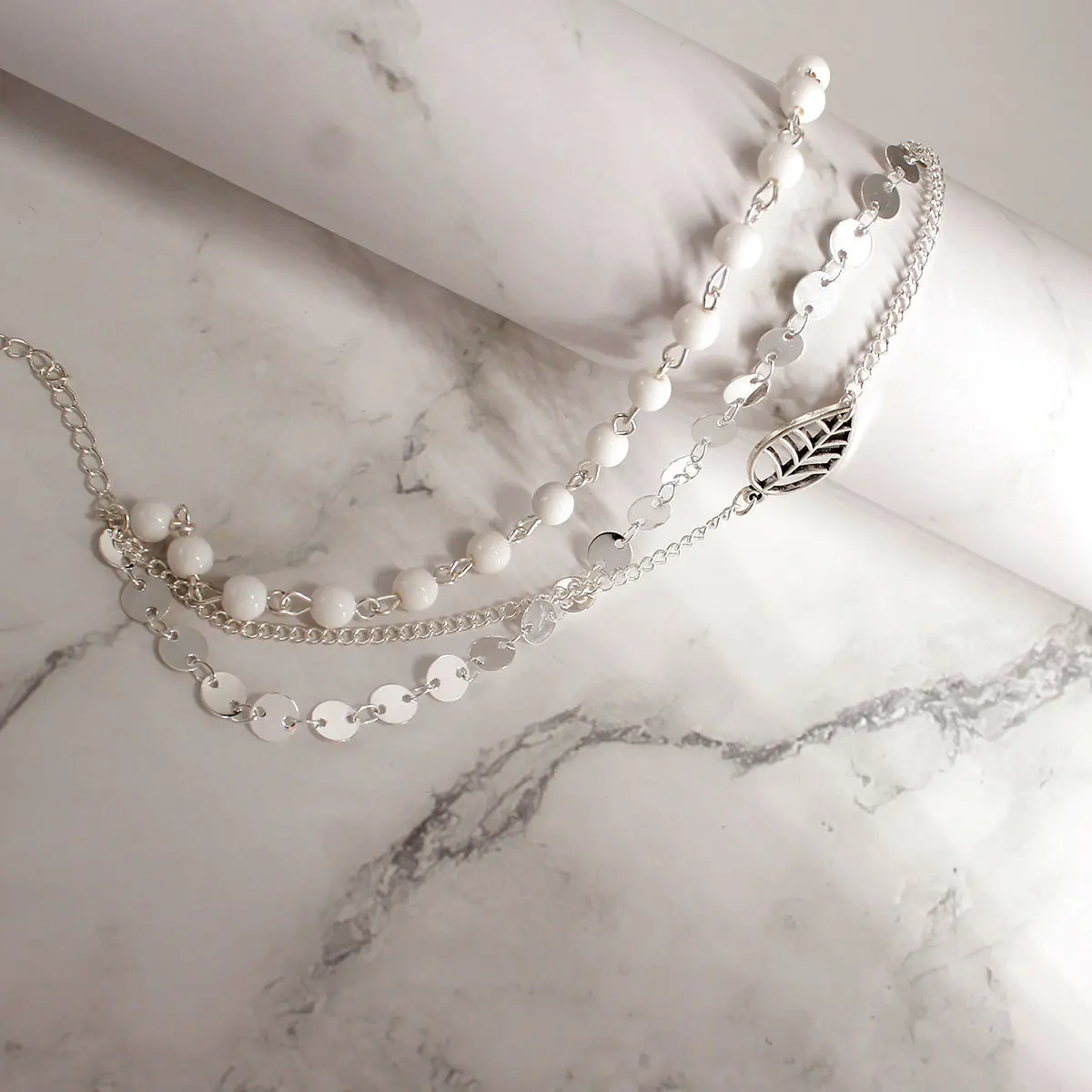 

QWC Luxury Trendy Pearl Leaves Anklets For Women Summer Beach Elegant Simple Chic Girl Gifts Party Vintage Jewelry 2021 New