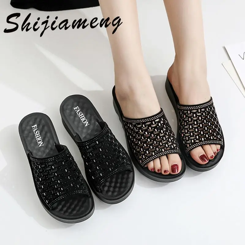 

2021 spring and summer new thick soled breathable leisure high heels slope heel women's fashion one word sandals slippers