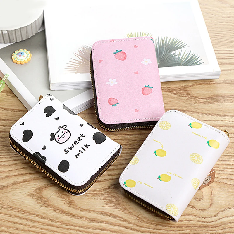 

Женский кошелек, модный короткий кошелек, кожаный кошелек с милым мультяшным клубничным медведем, Дамский держатель для карт, сумки для мон...